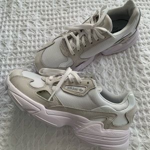 Adidas falcon women’s white shoe size 7